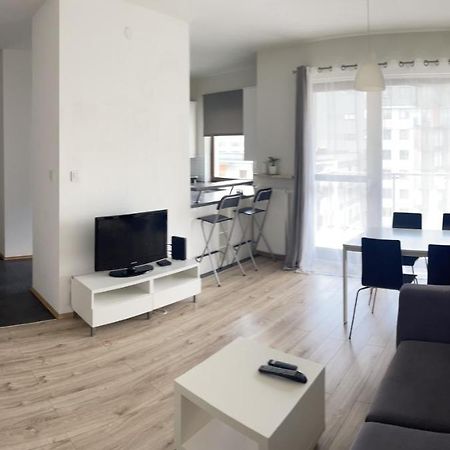 Apartament Apartament Obrzezna Airport Warszawa Zewnętrze zdjęcie
